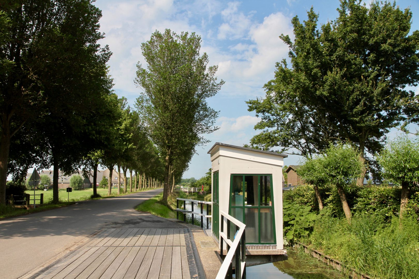 Gerestaureerde weegbrug bij Ons Hoekje